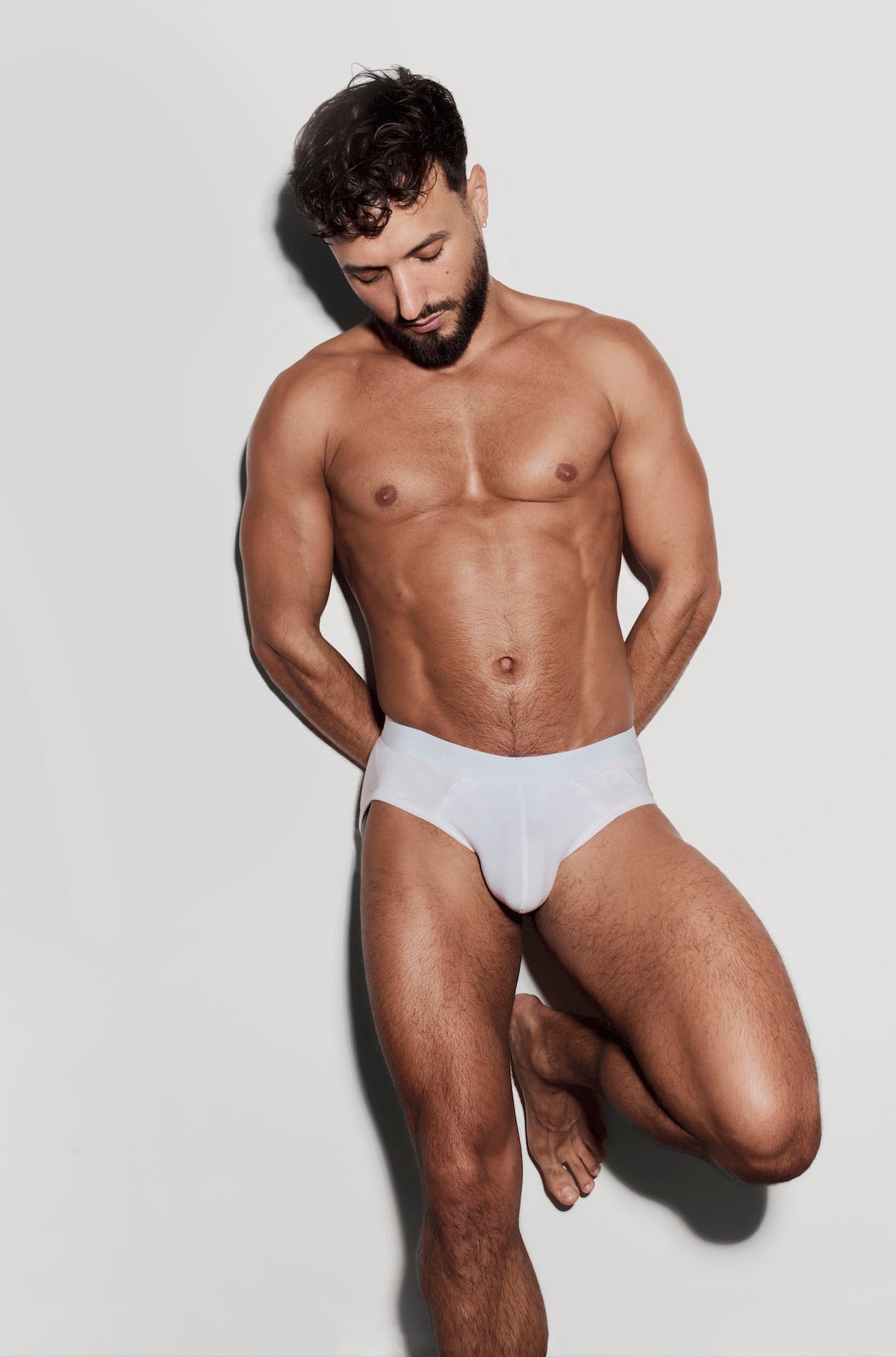 slip coton bio akinom modèle devant