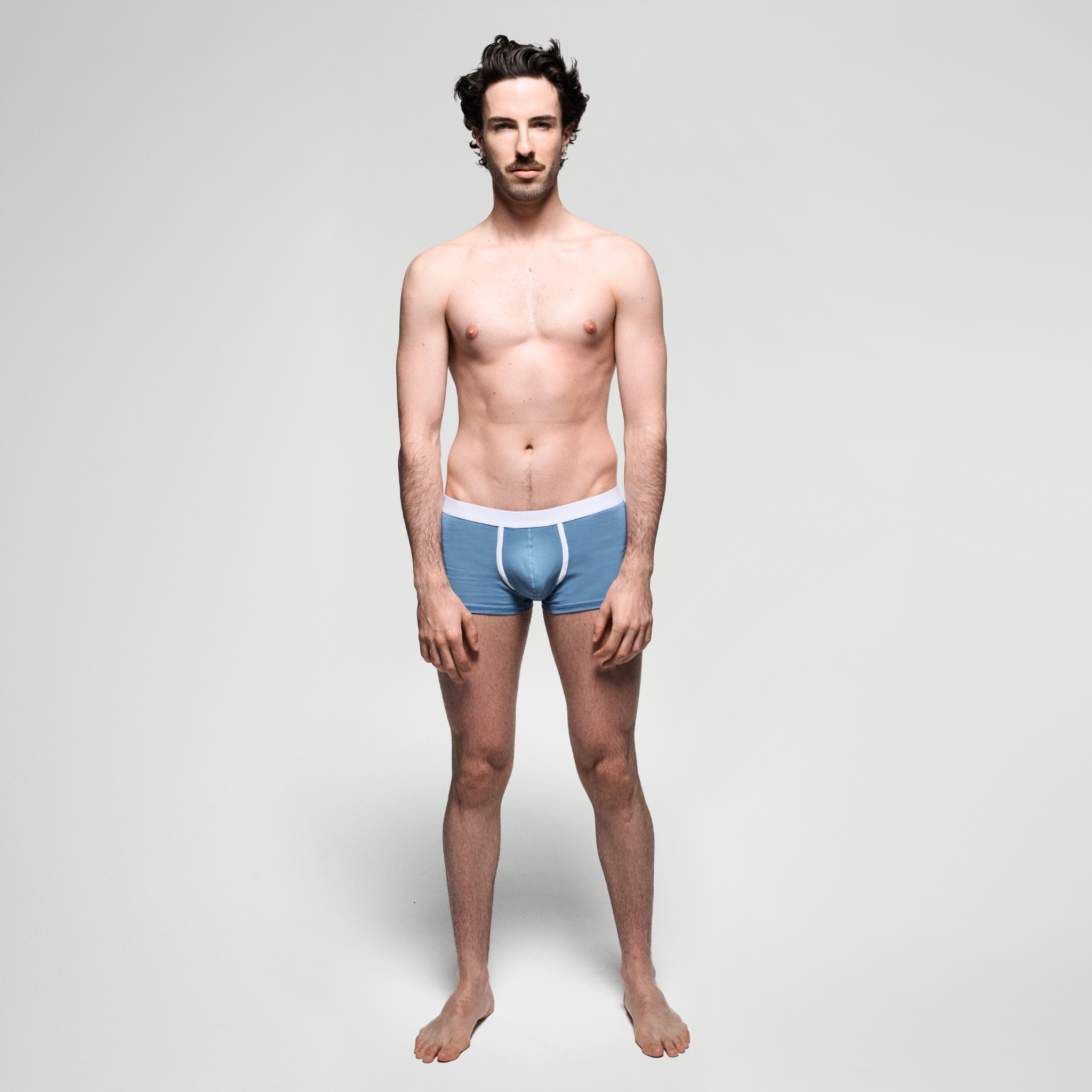 IDOLE Denim Shorty