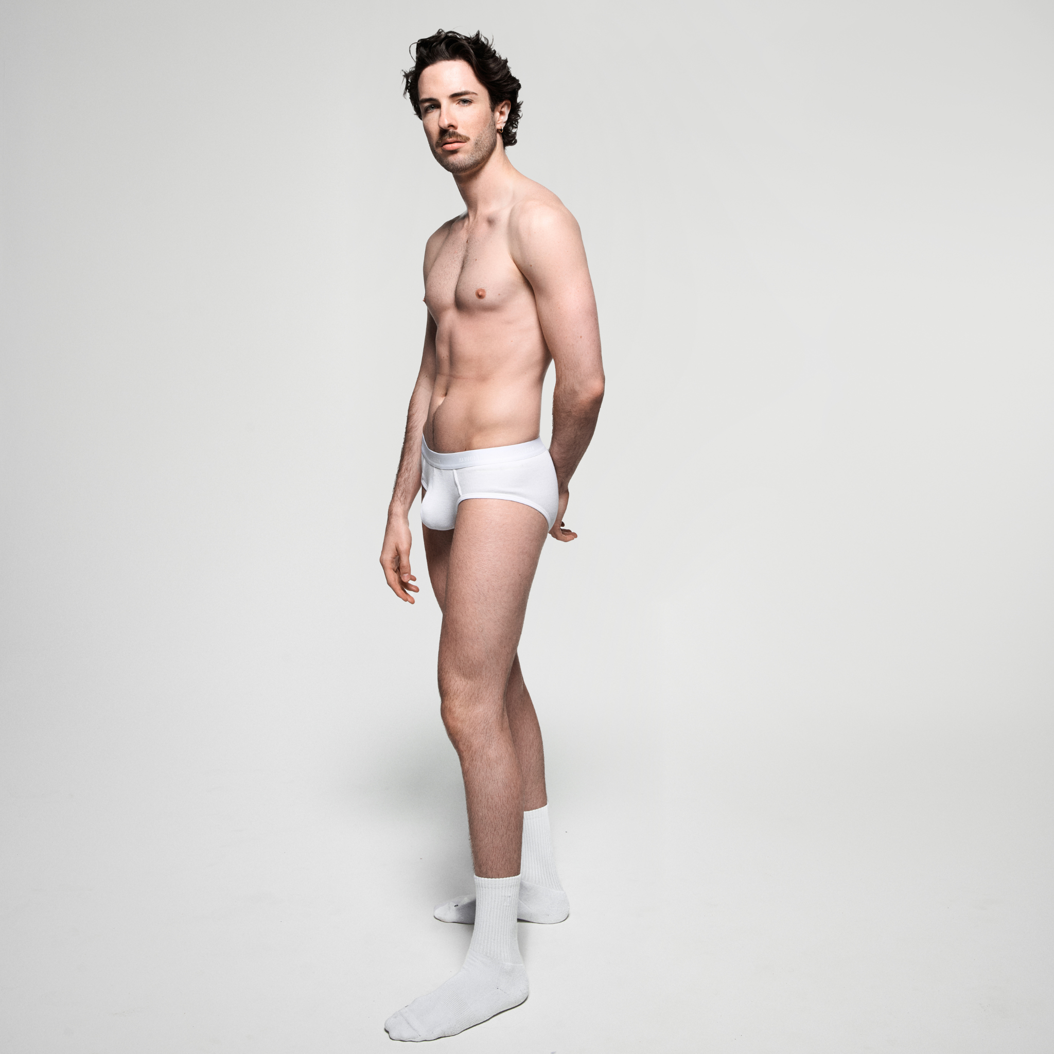 INITIALE White Brief